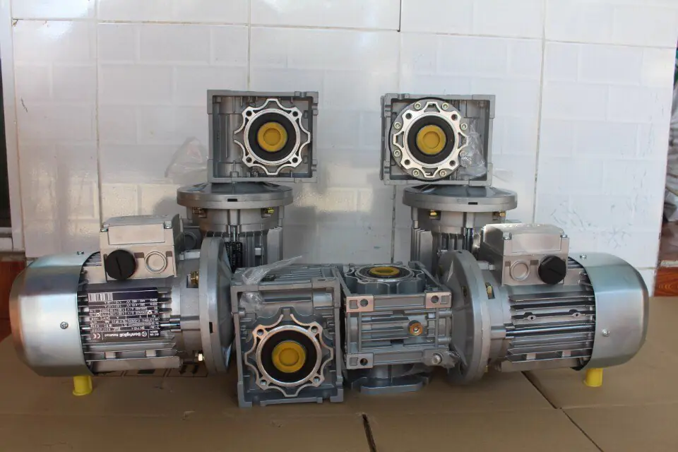 ĐỘNG CƠ GIẢM TỐC